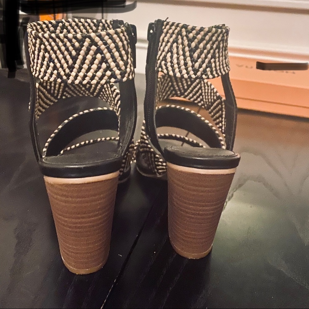 Universal Thread Elastic Strap Stacked Heel, 5.5 - image 3